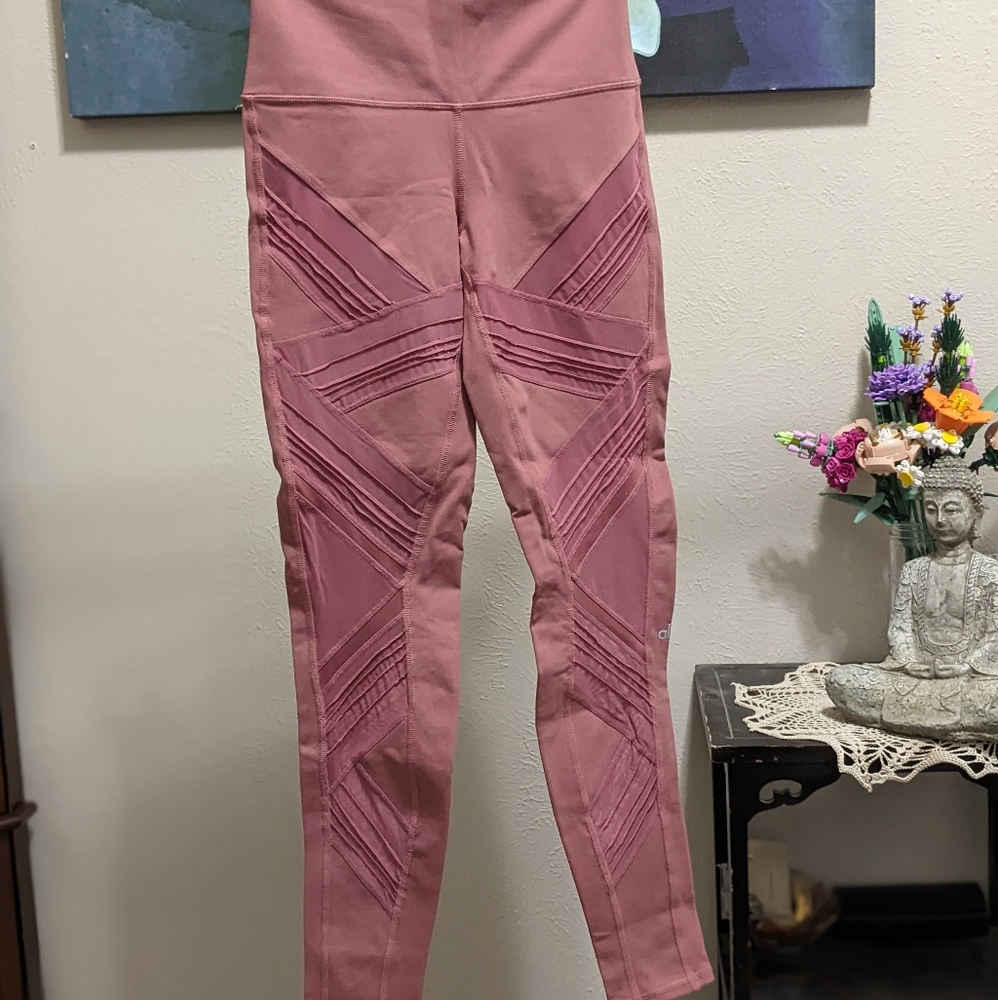 ALO mesh pattern leggings